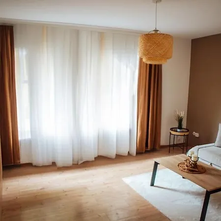 Central-living Beige - - Netflix - 5 Pers. Lejlighed *