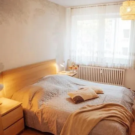 Apartment Central-living Beige - City - Netflix - 5 Pers.